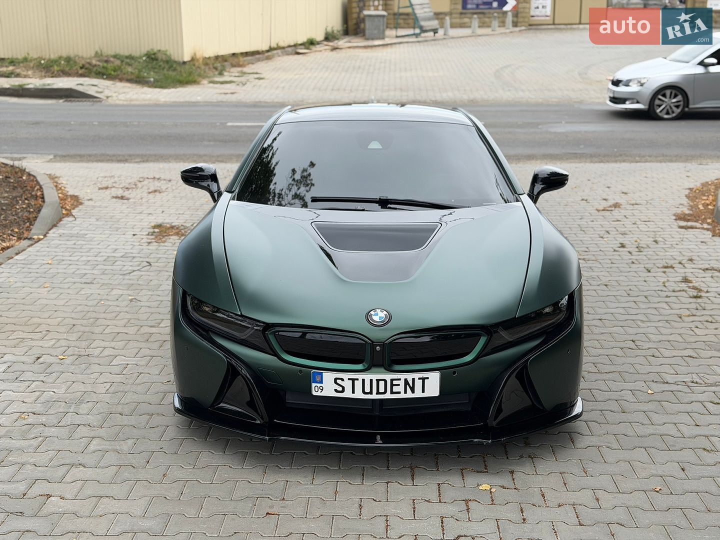 BMW i8 2016 VIN WBY2Z2C54GV675850 фото оголошення 4 з 17