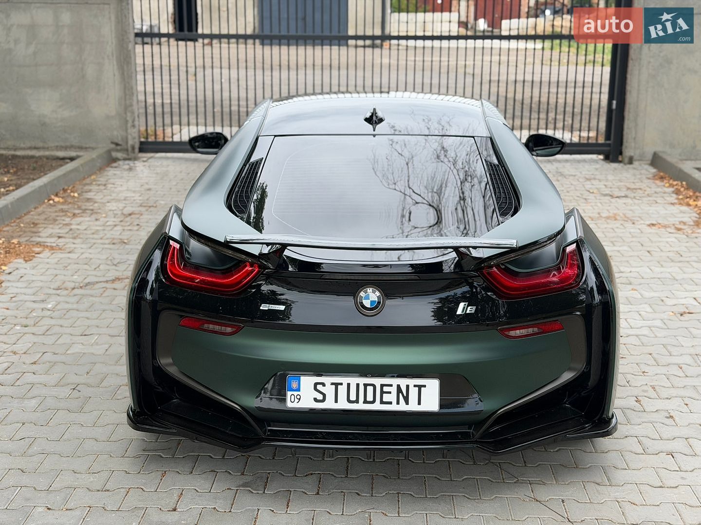 BMW i8 2016 VIN WBY2Z2C54GV675850 фото оголошення 9 з 17