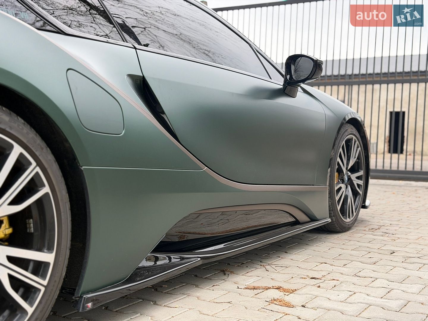 BMW i8 2016 VIN WBY2Z2C54GV675850 фото оголошення 13 з 17