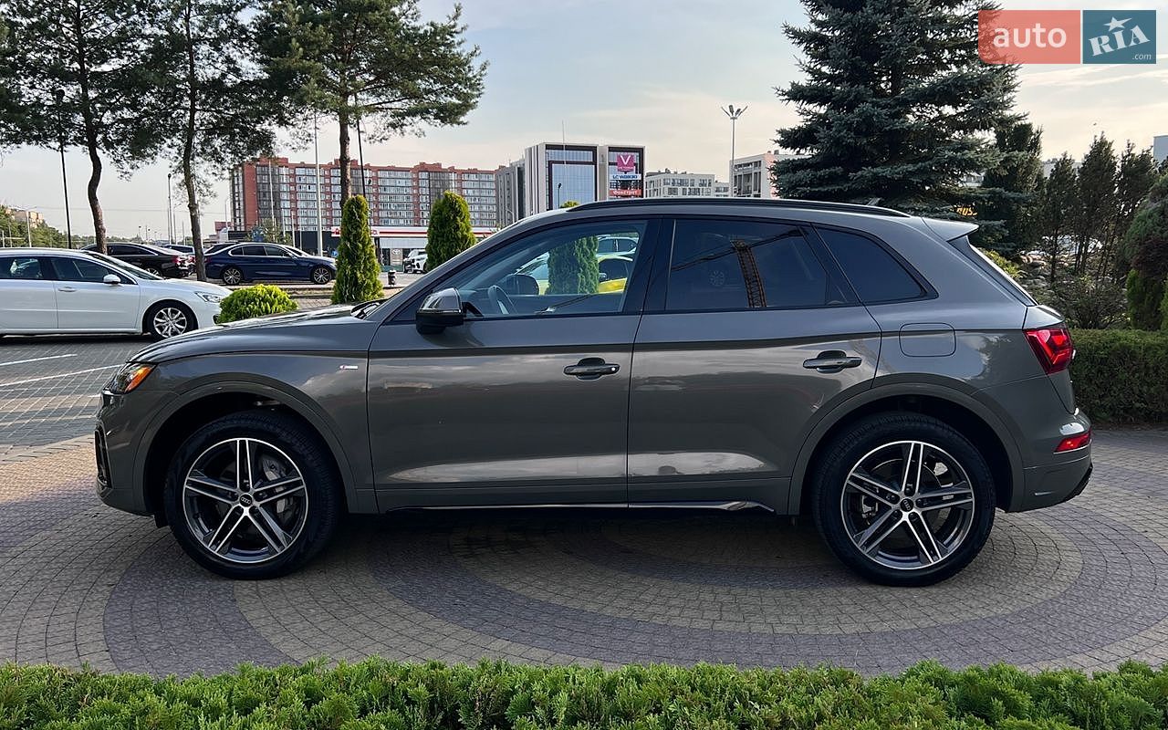 Audi Q5 2022 VIN WA1E2AFY4P2073769 фото оголошення 4 з 26