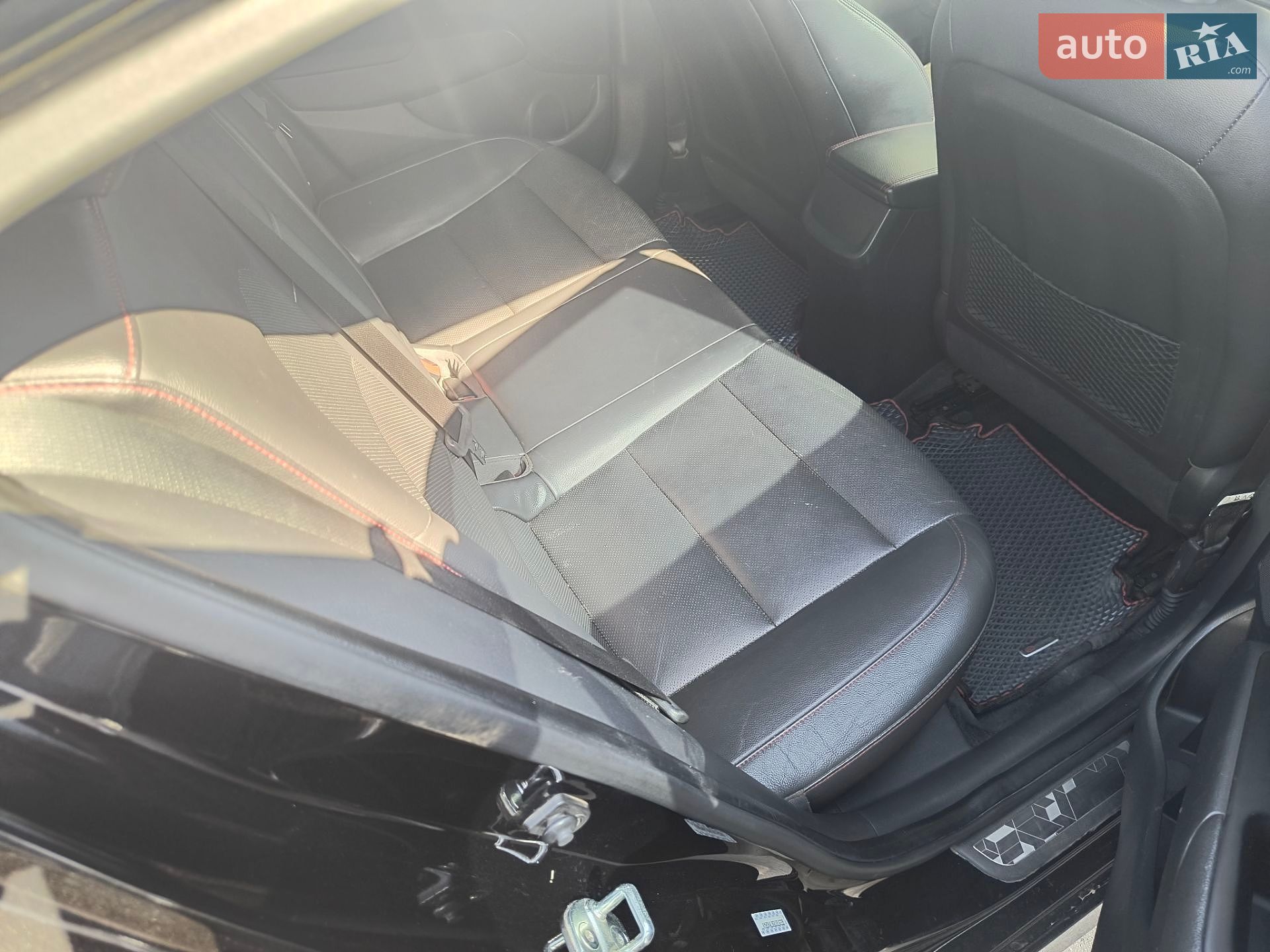Hyundai Elantra 2018 VIN KMHD04LB6KU816238 фото оголошення 19 з 36