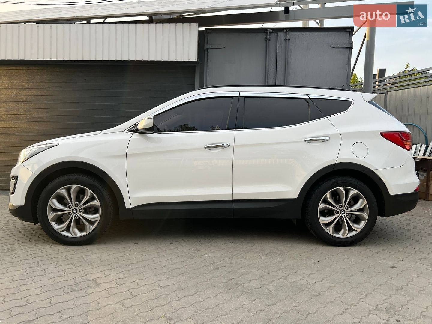Hyundai Santa FE 2013 VIN KMHSW81UBDU137063 фото оголошення 4 з 138