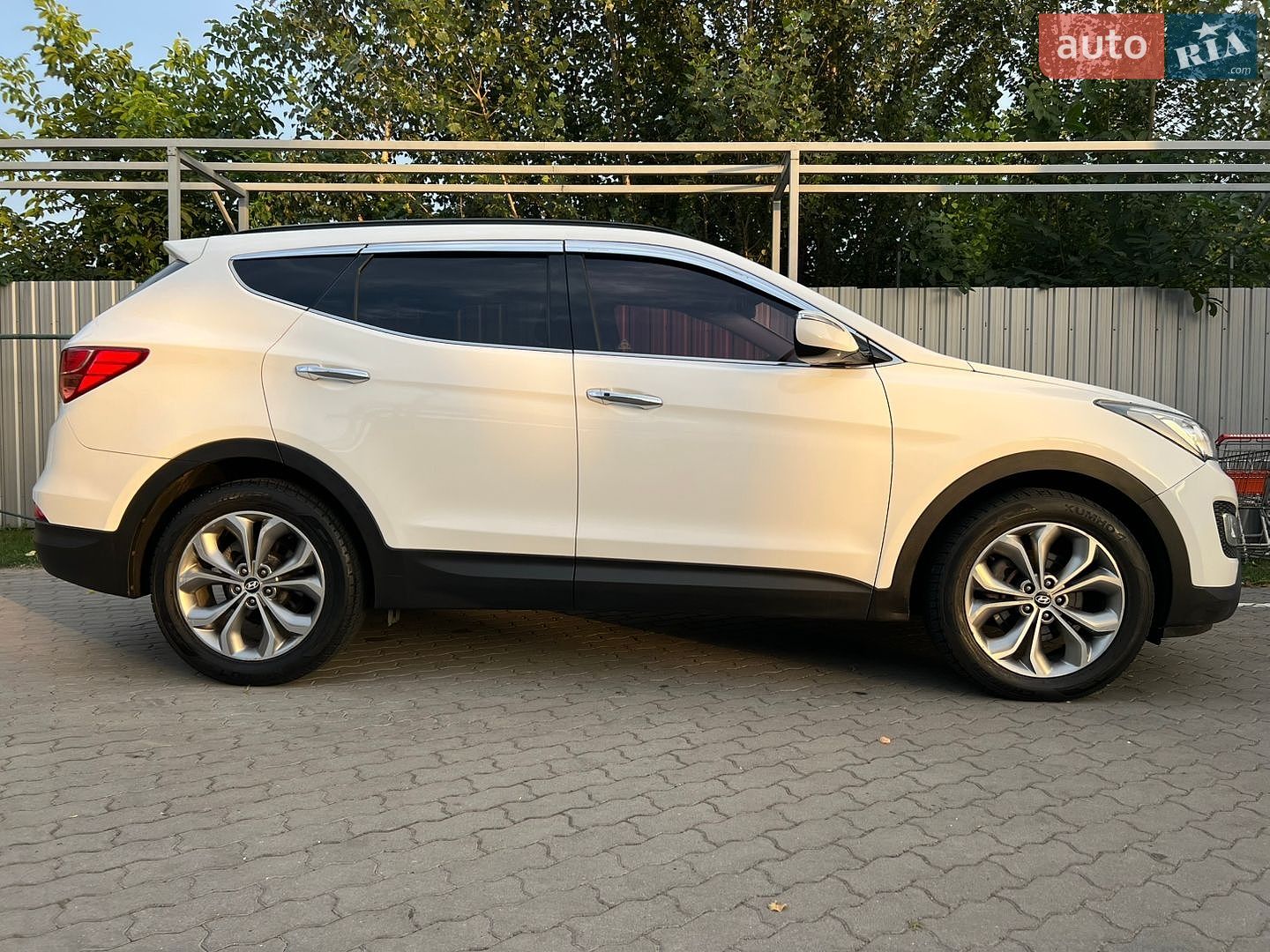Hyundai Santa FE 2013 VIN KMHSW81UBDU137063 фото оголошення 5 з 138