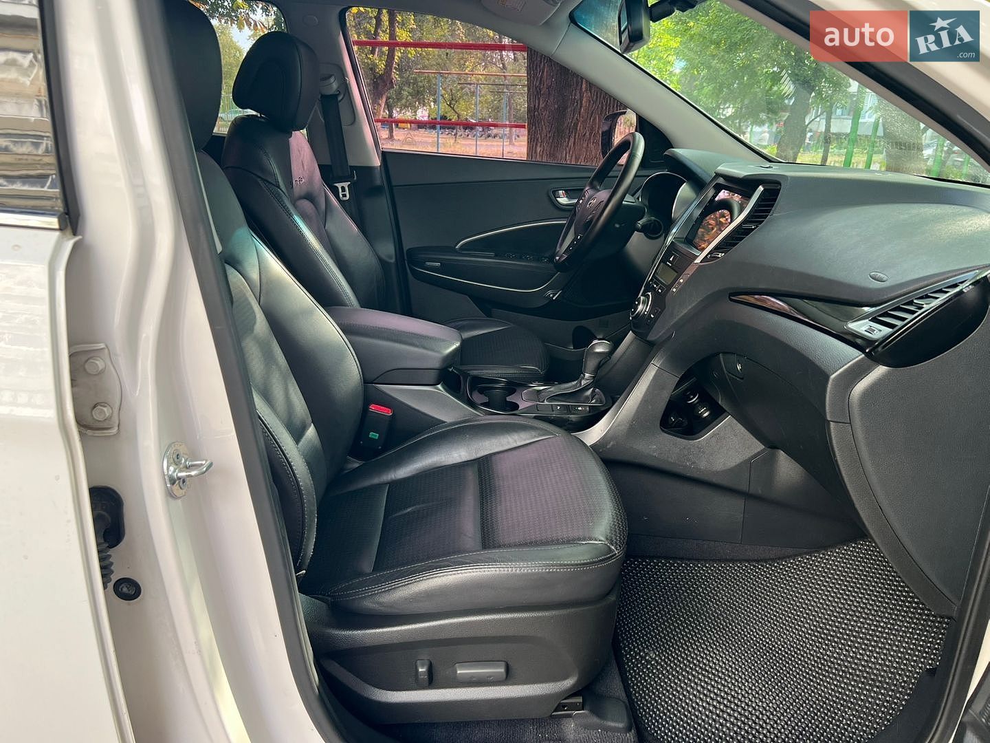 Hyundai Santa FE 2013 VIN KMHSW81UBDU137063 фото оголошення 30 з 138