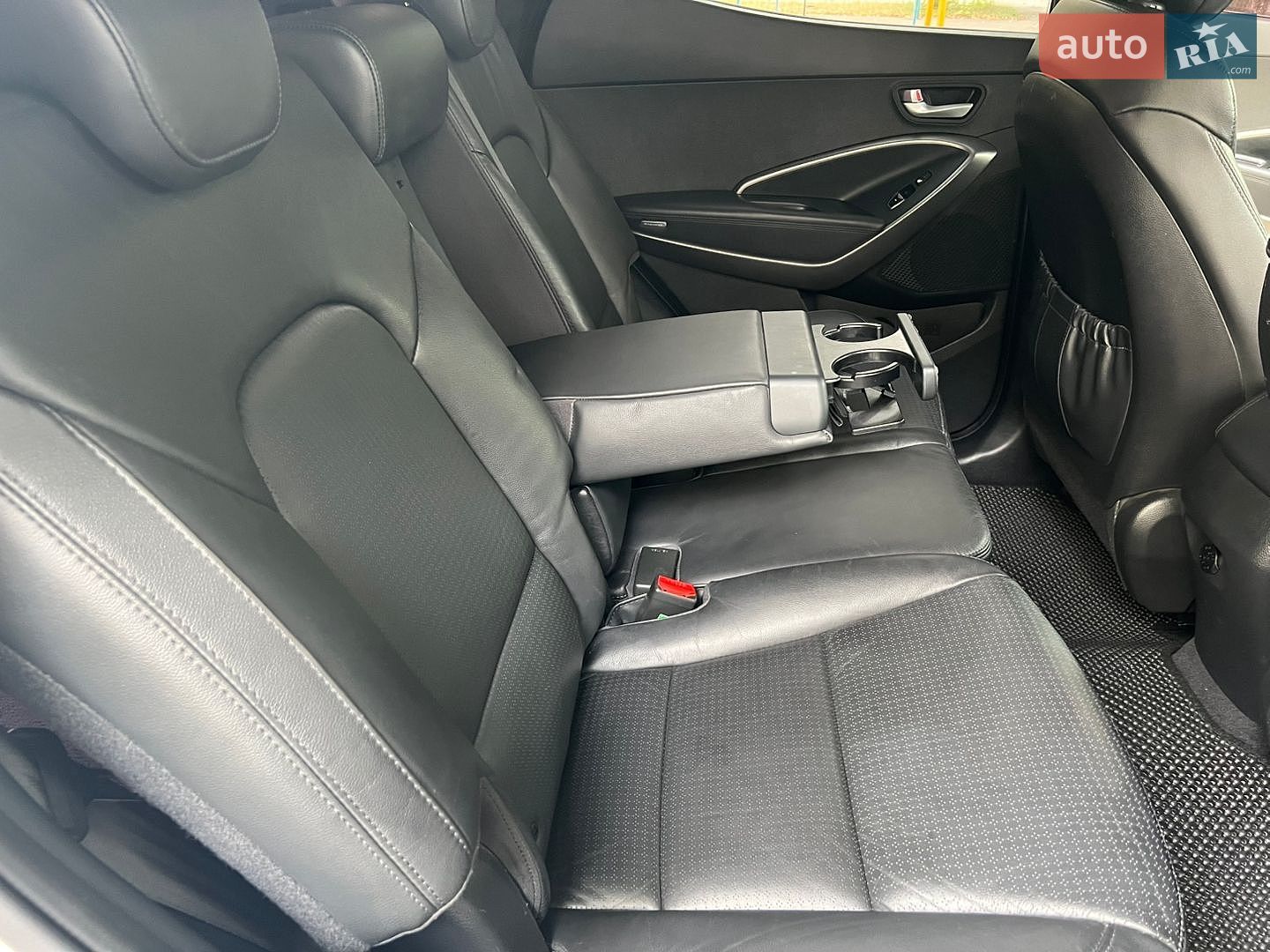 Hyundai Santa FE 2013 VIN KMHSW81UBDU137063 фото оголошення 37 з 138