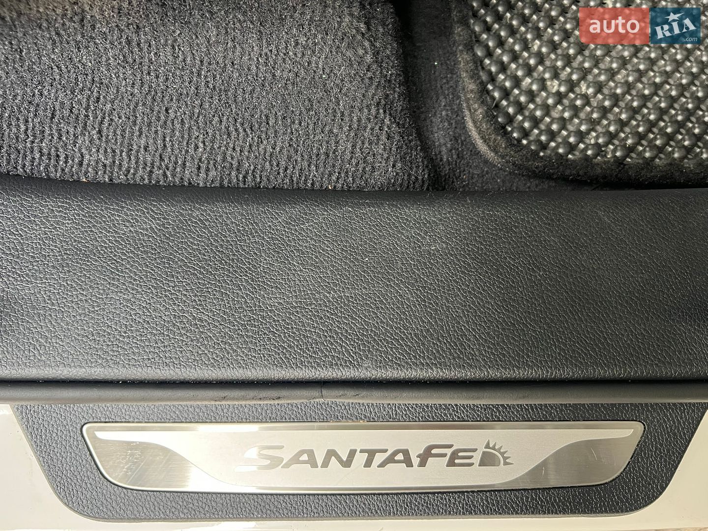 Hyundai Santa FE 2013 VIN KMHSW81UBDU137063 фото оголошення 100 з 138