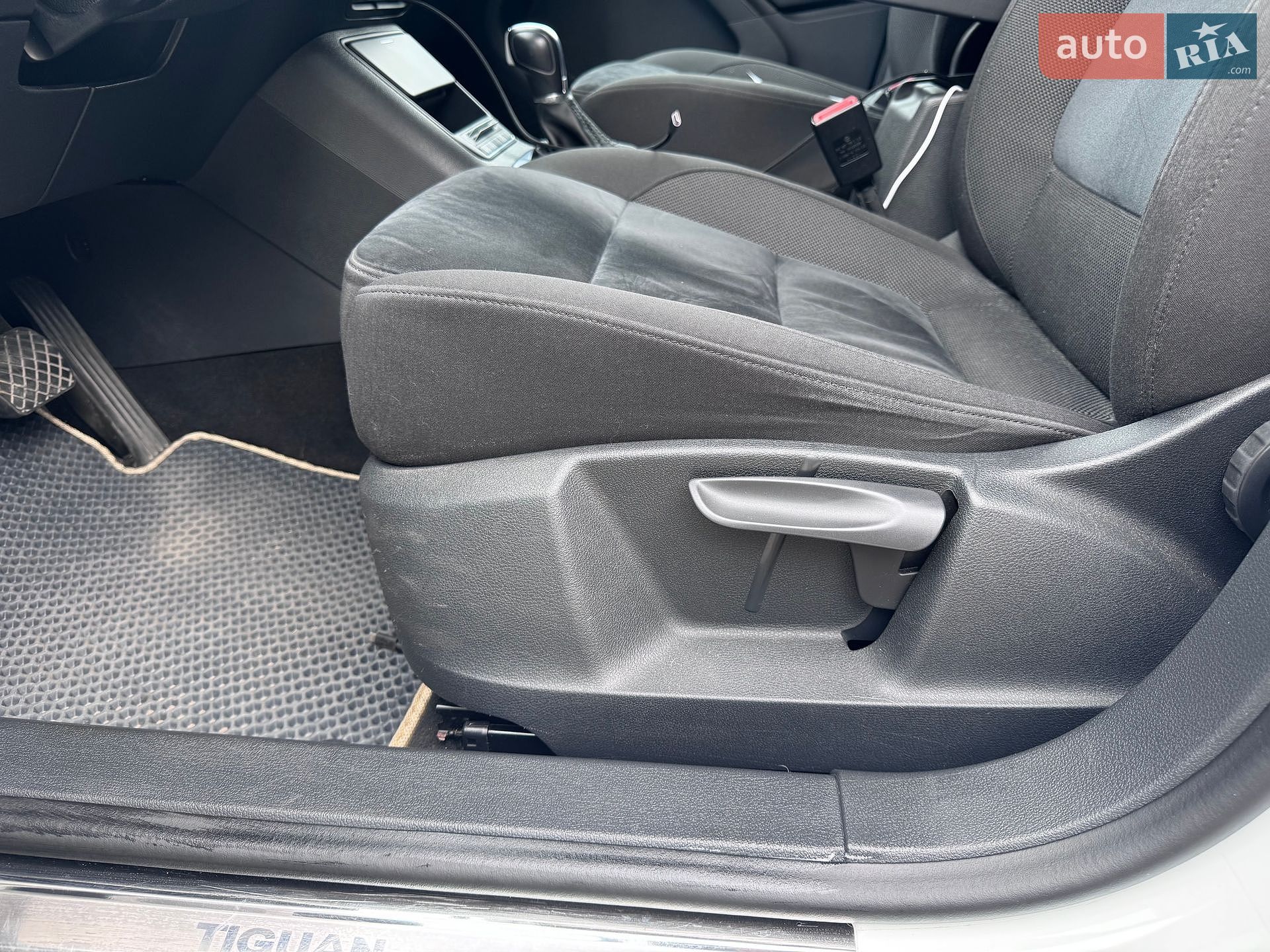 Volkswagen Tiguan 2014 VIN WVGZZZ5NZFW536244 фото оголошення 12 з 33