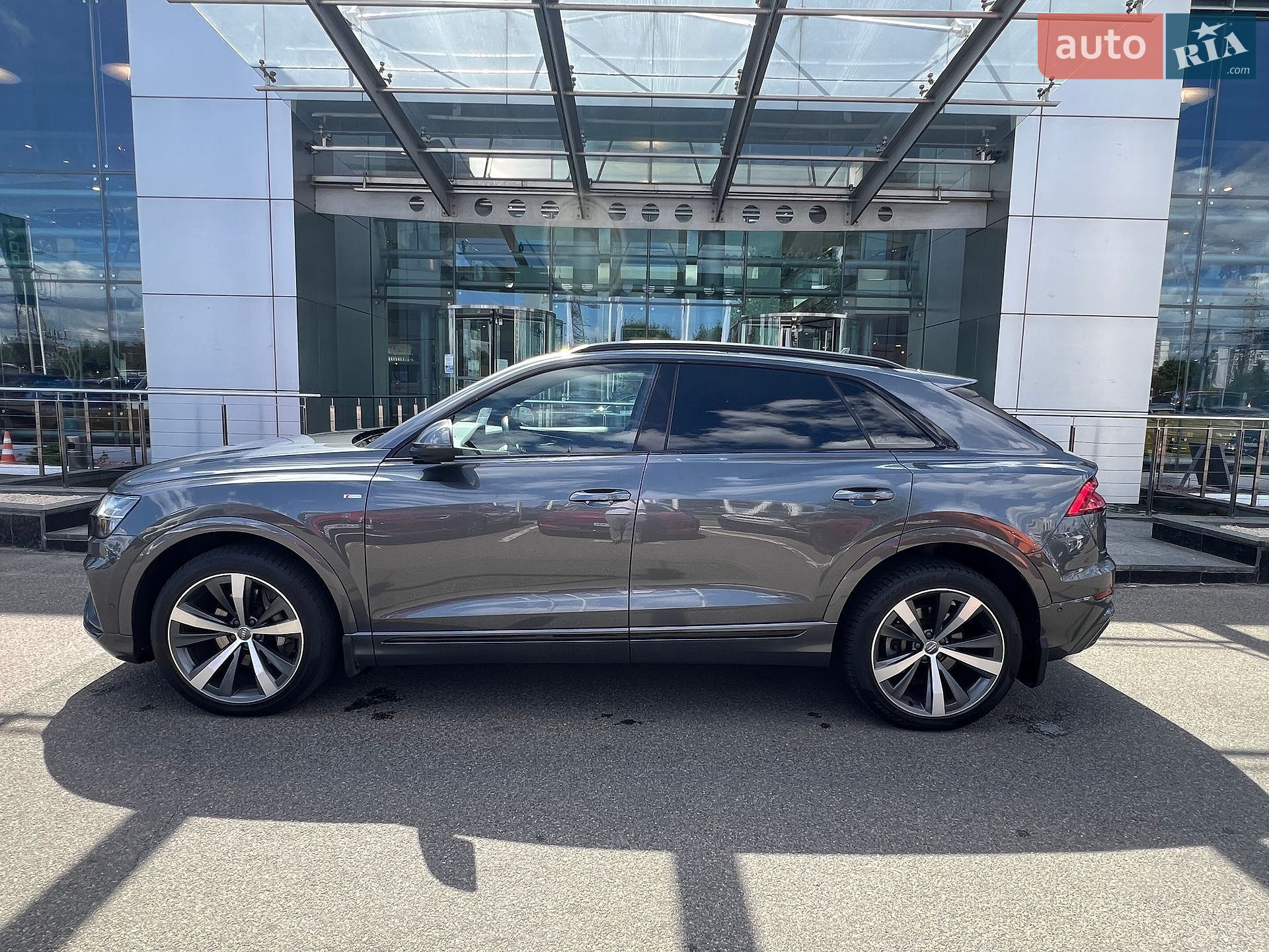 Audi Q8 2019 VIN WAUZZZF17KD043695 фото оголошення 3 з 41
