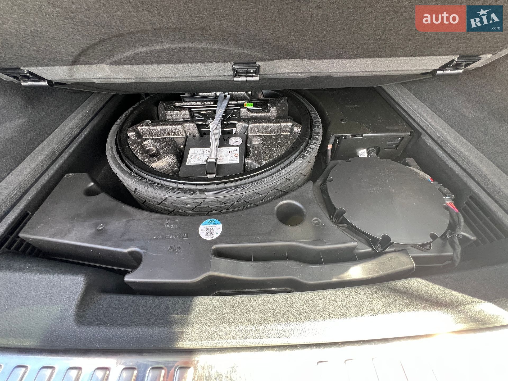 Audi Q8 2019 VIN WAUZZZF17KD043695 фото оголошення 21 з 41