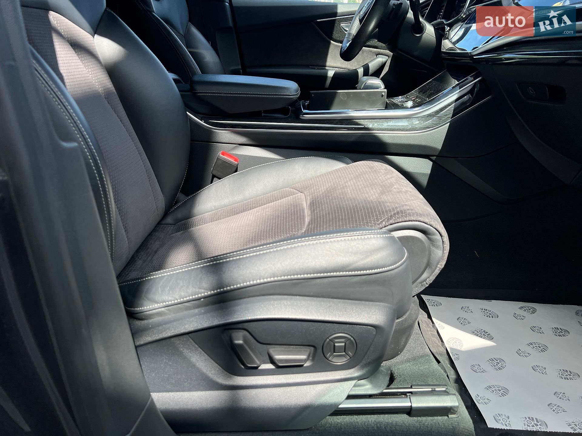 Audi Q8 2019 VIN WAUZZZF17KD043695 фото оголошення 25 з 41