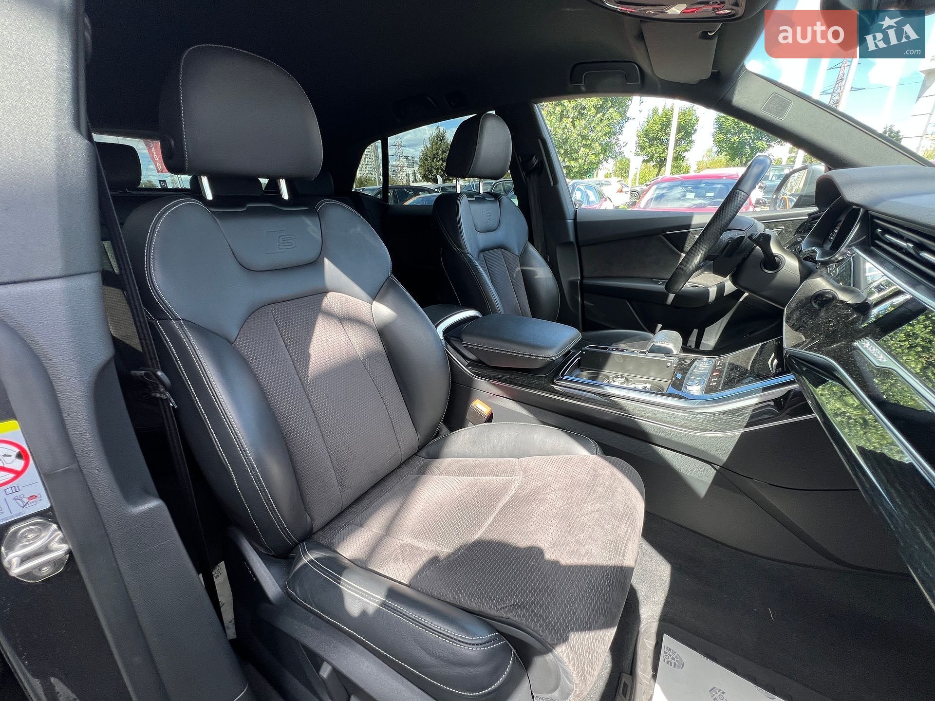 Audi Q8 2019 VIN WAUZZZF17KD043695 фото оголошення 26 з 41