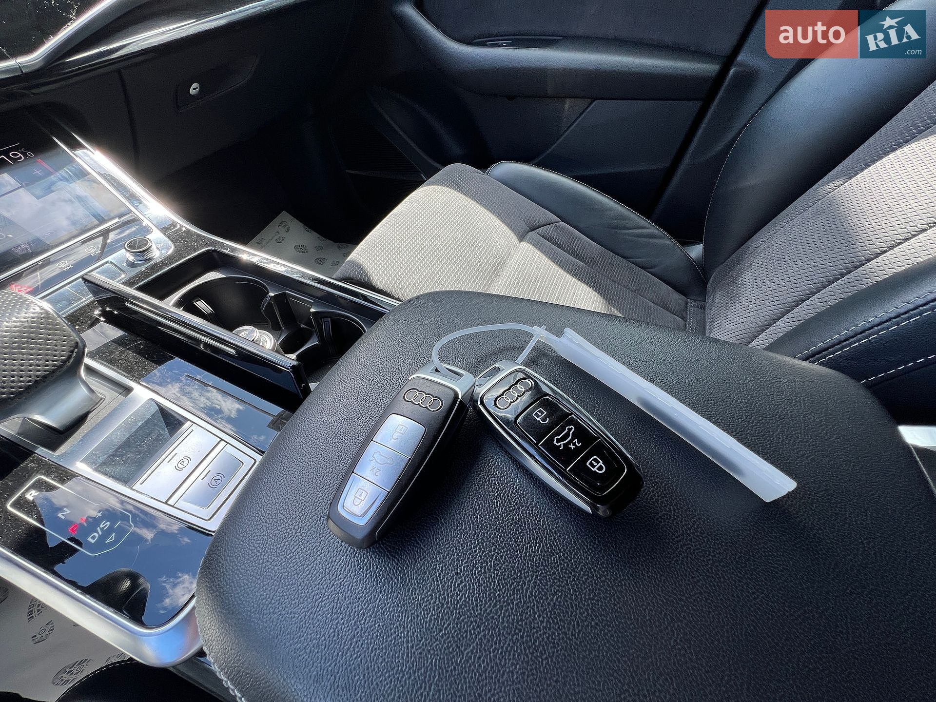 Audi Q8 2019 VIN WAUZZZF17KD043695 фото оголошення 33 з 41