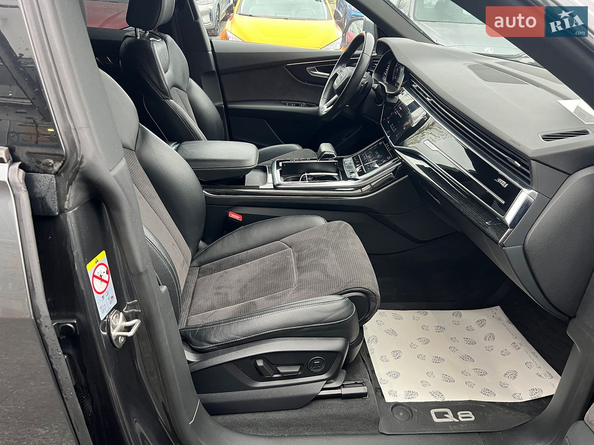 Audi Q8 2019 VIN WAUZZZF17KD043695 фото оголошення 35 з 41