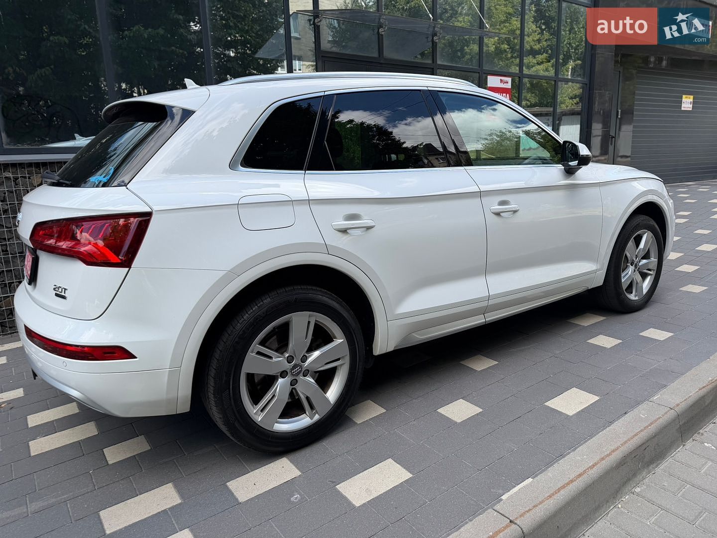 Audi Q5 2018 VIN WA1BNAFYXJ2246261 фото оголошення 6 з 44