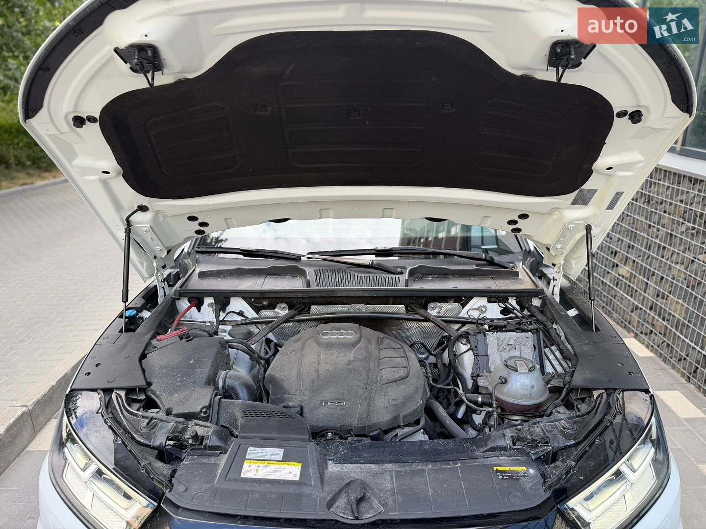 Audi Q5 2018 VIN WA1BNAFYXJ2246261 фото оголошення 39 з 44