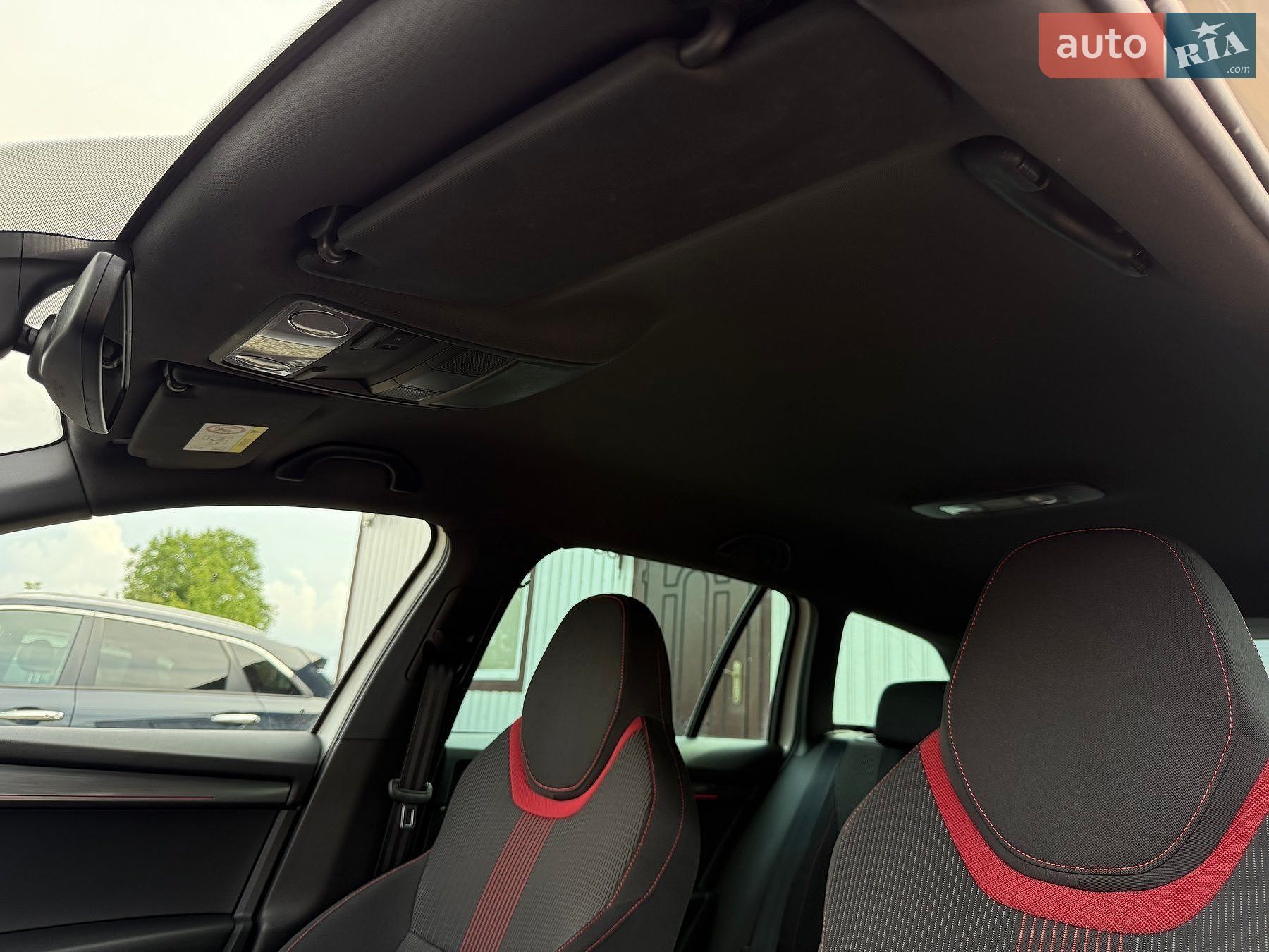 Skoda Octavia 2020 VIN TMBJJ7NE6L0187828 фото оголошення 4 з 101