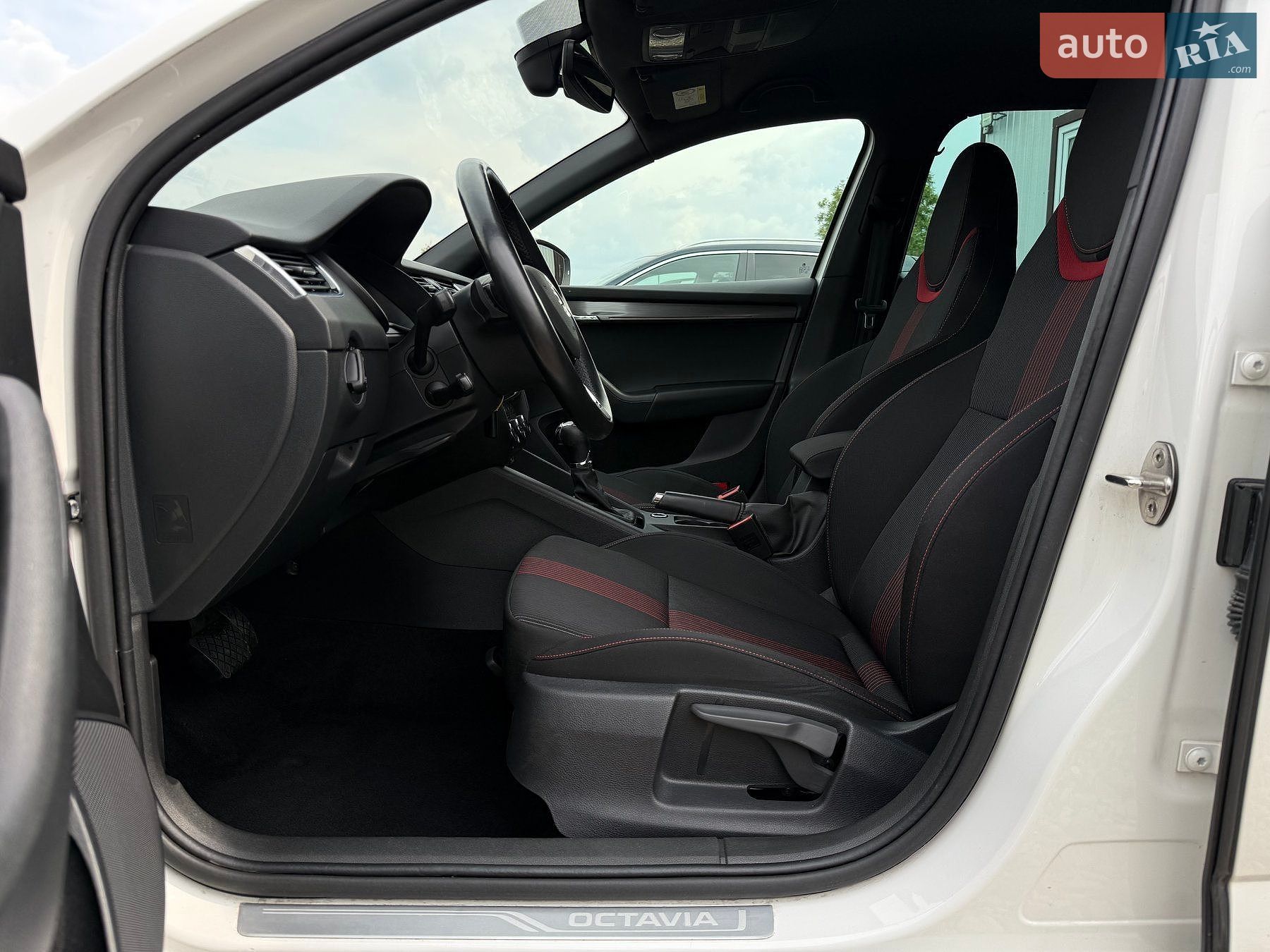 Skoda Octavia 2020 VIN TMBJJ7NE6L0187828 фото оголошення 35 з 101