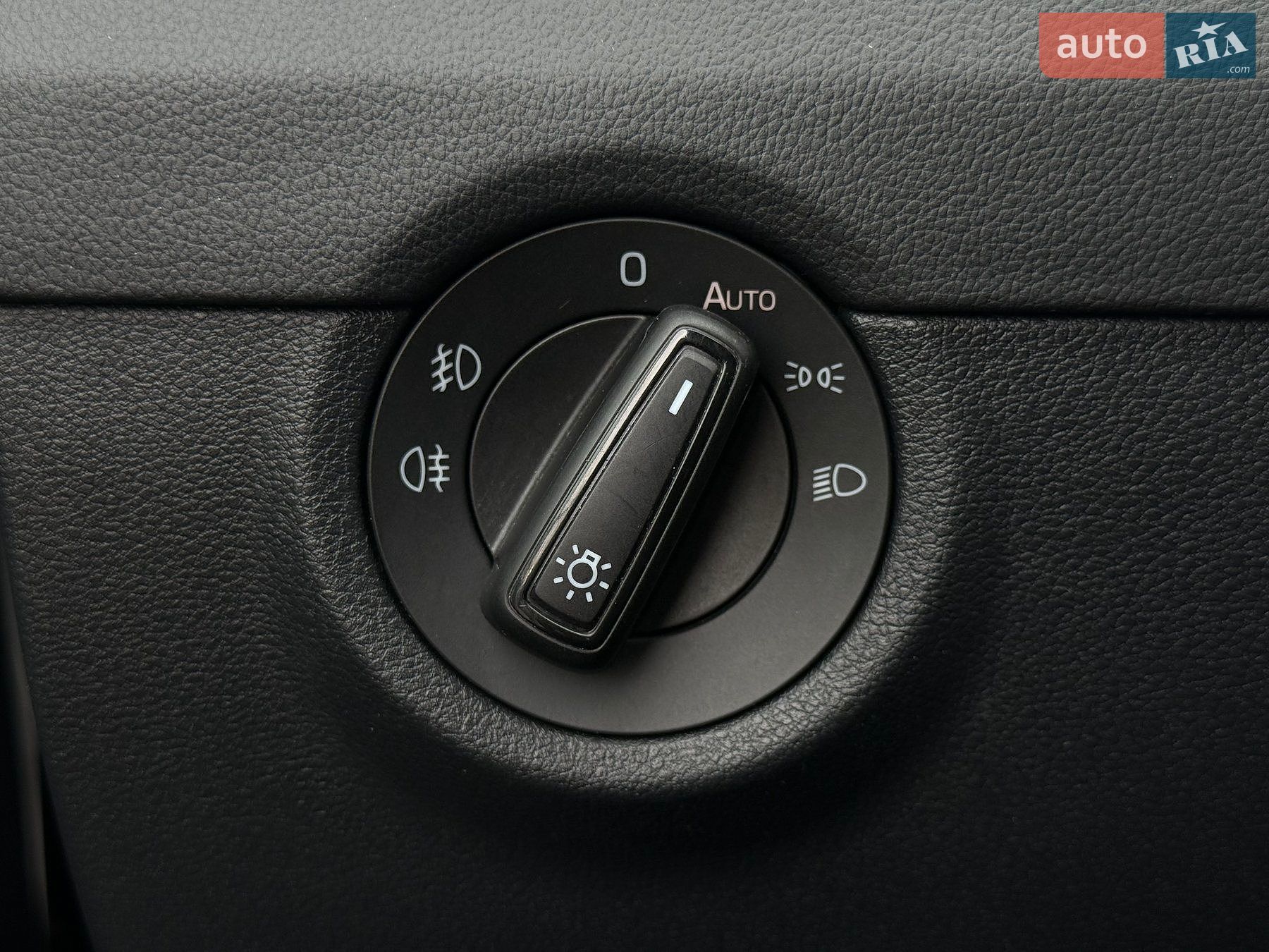Skoda Octavia 2020 VIN TMBJJ7NE6L0187828 фото оголошення 37 з 101