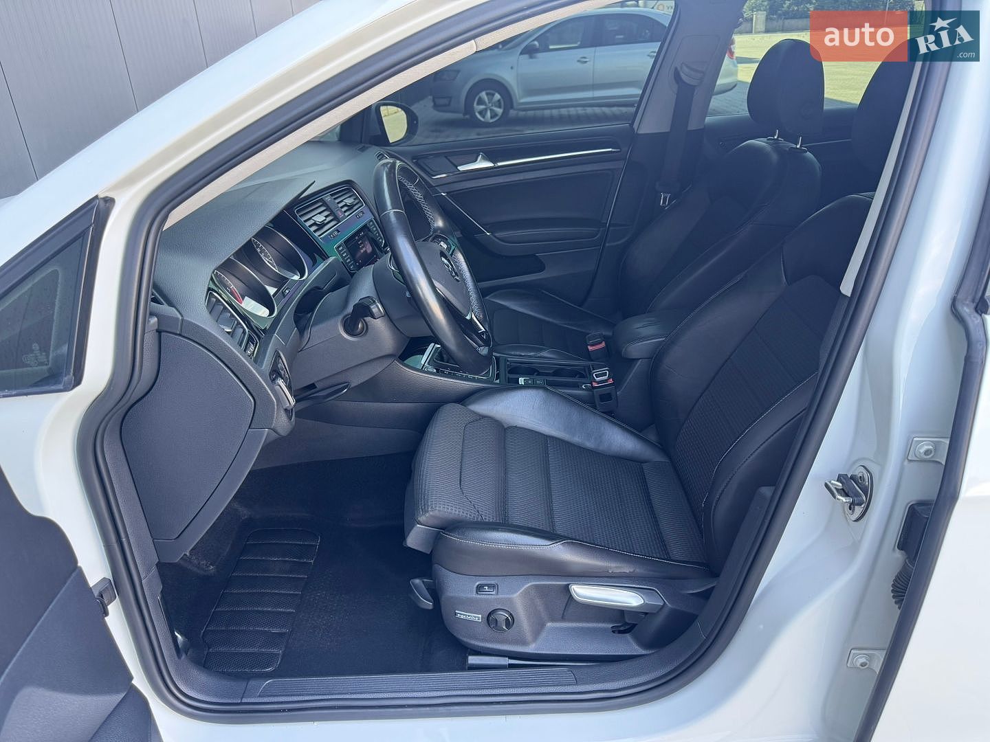 Volkswagen Golf 2013 VIN WVWZZZAUZEW095440 фото оголошення 5 з 27