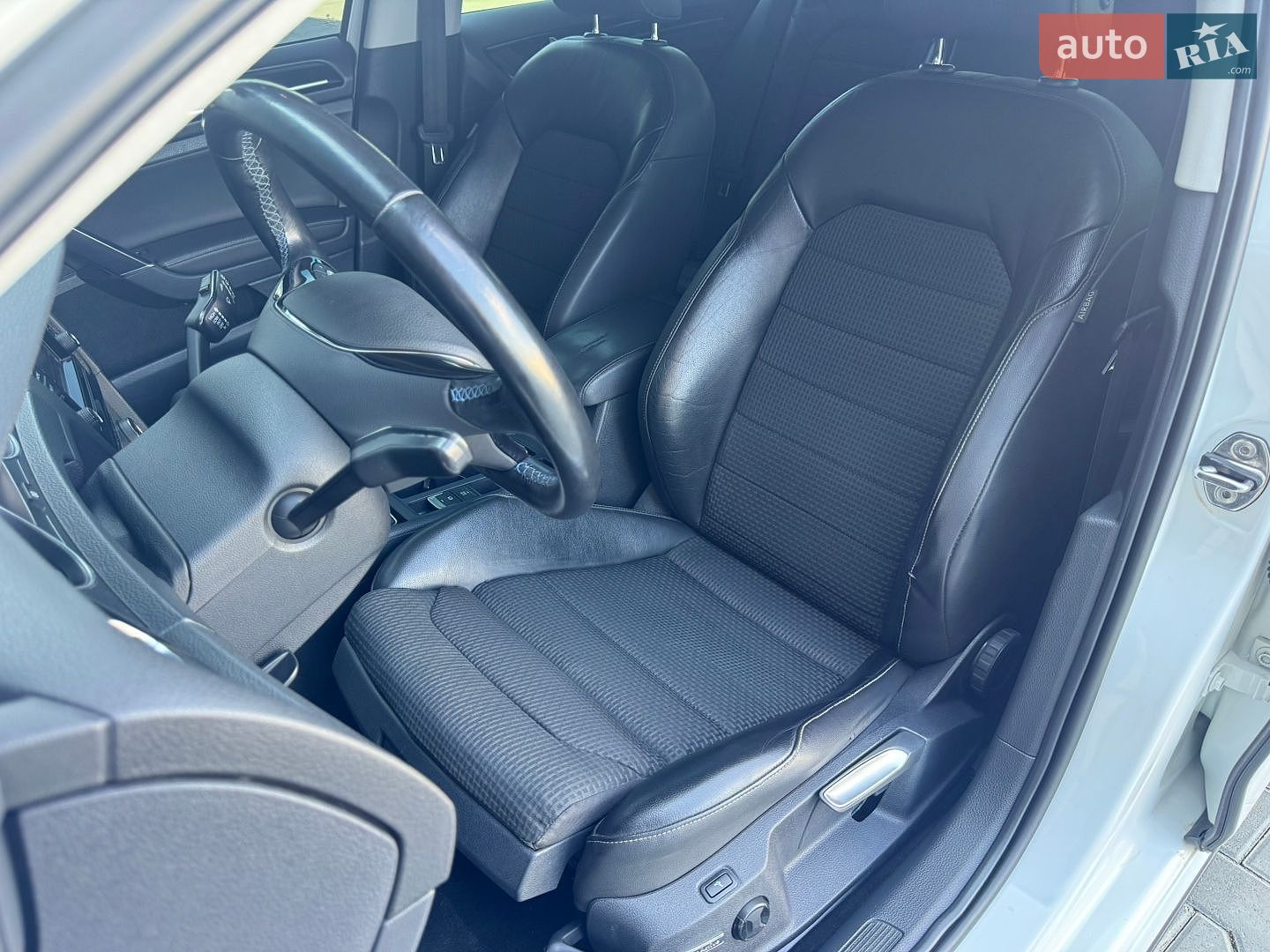 Volkswagen Golf 2013 VIN WVWZZZAUZEW095440 фото оголошення 6 з 27