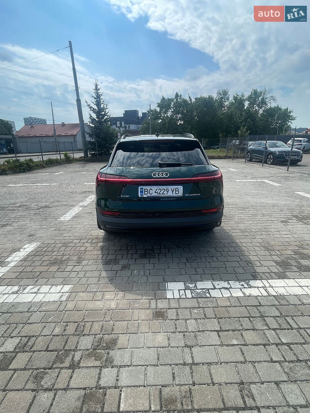 Audi e-tron 2022 VIN WAUZZZGE8NB027314 фото оголошення 2 з 6