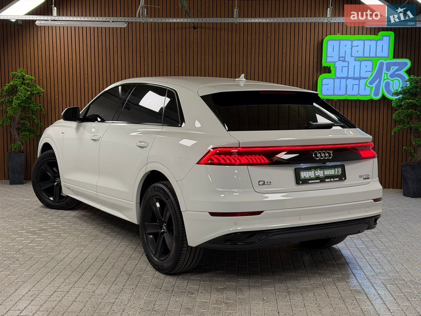 Audi Q8 2020 VIN WAUZZZF14MD011502 фото оголошення 44 з 55