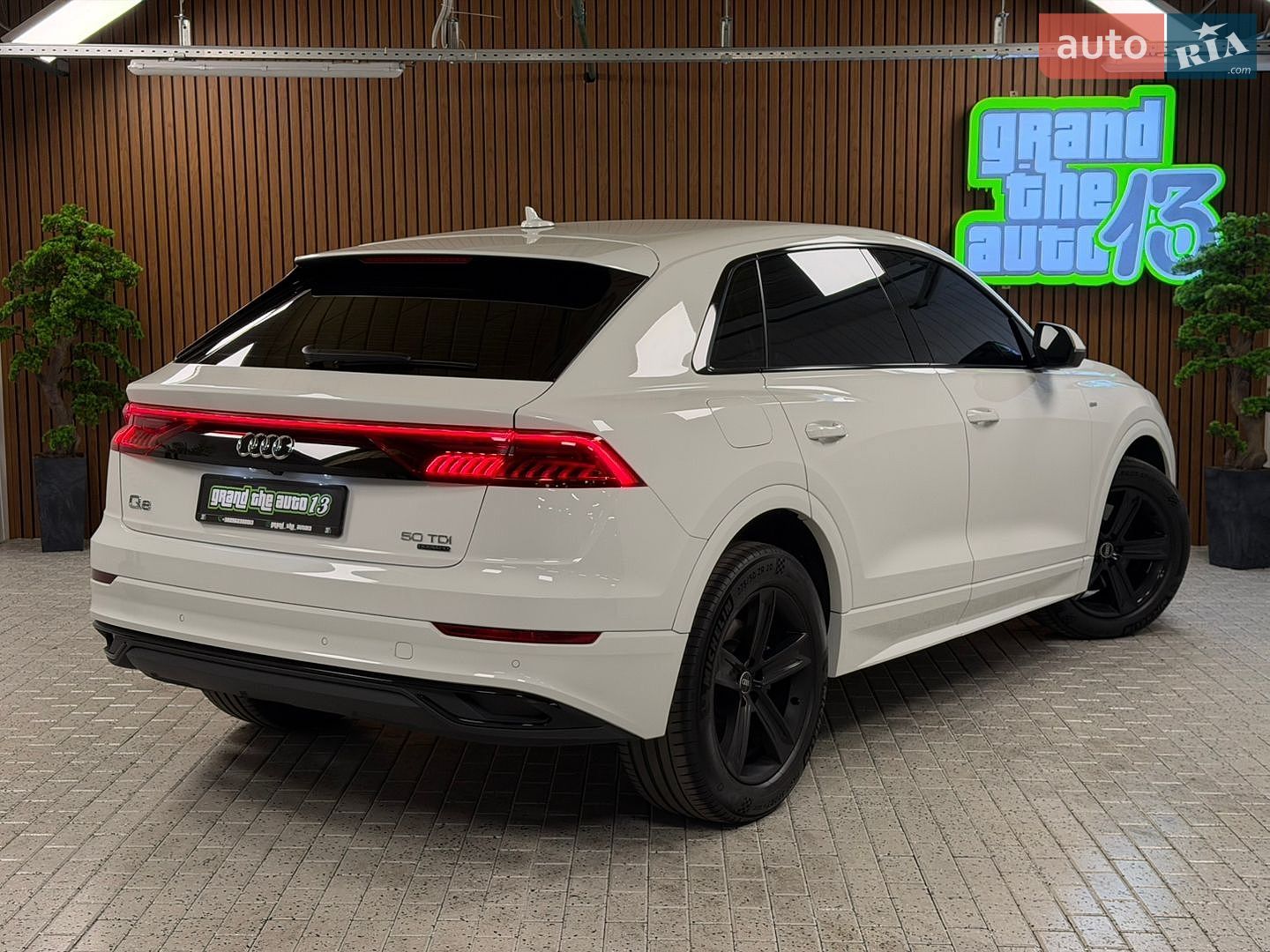 Audi Q8 2020 VIN WAUZZZF14MD011502 фото оголошення 45 з 55