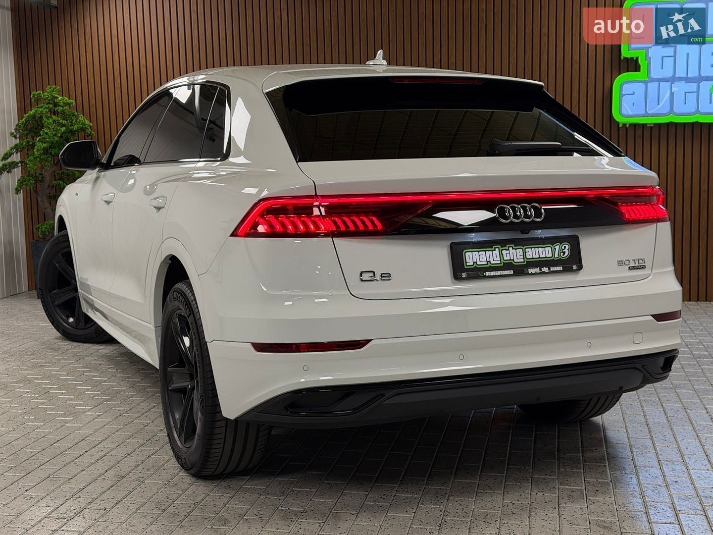 Audi Q8 2020 VIN WAUZZZF14MD011502 фото оголошення 48 з 55