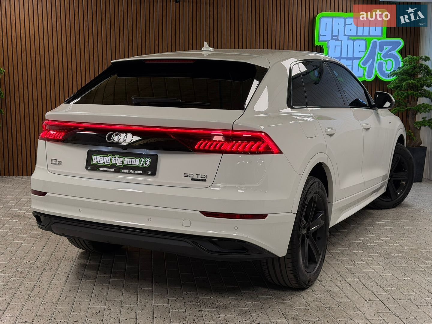 Audi Q8 2020 VIN WAUZZZF14MD011502 фото оголошення 49 з 55