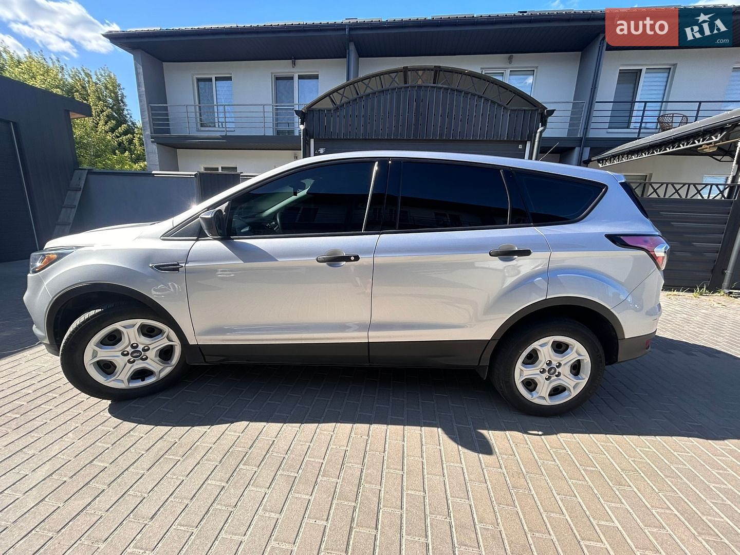 Ford Escape 2018 VIN 1FMCU0F77JUB51073 фото оголошення 8 з 17