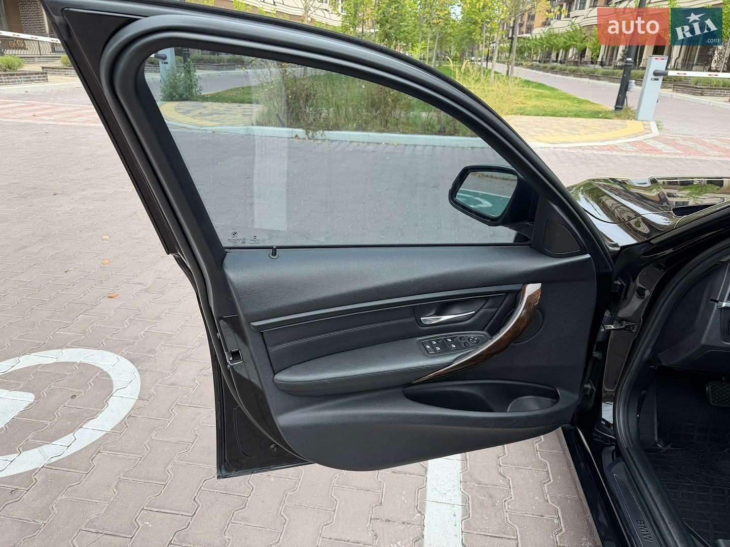 BMW 3 Series 2015 VIN WBA3D3C56FK158525 фото оголошення 18 з 42