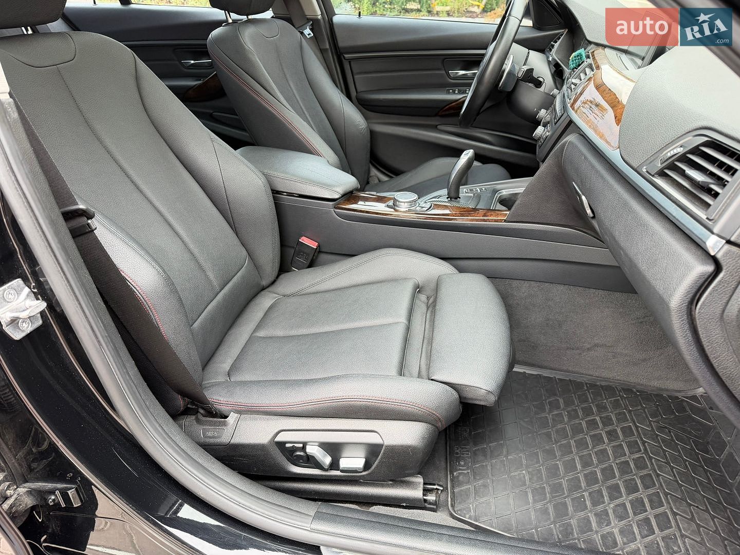 BMW 3 Series 2015 VIN WBA3D3C56FK158525 фото оголошення 34 з 42