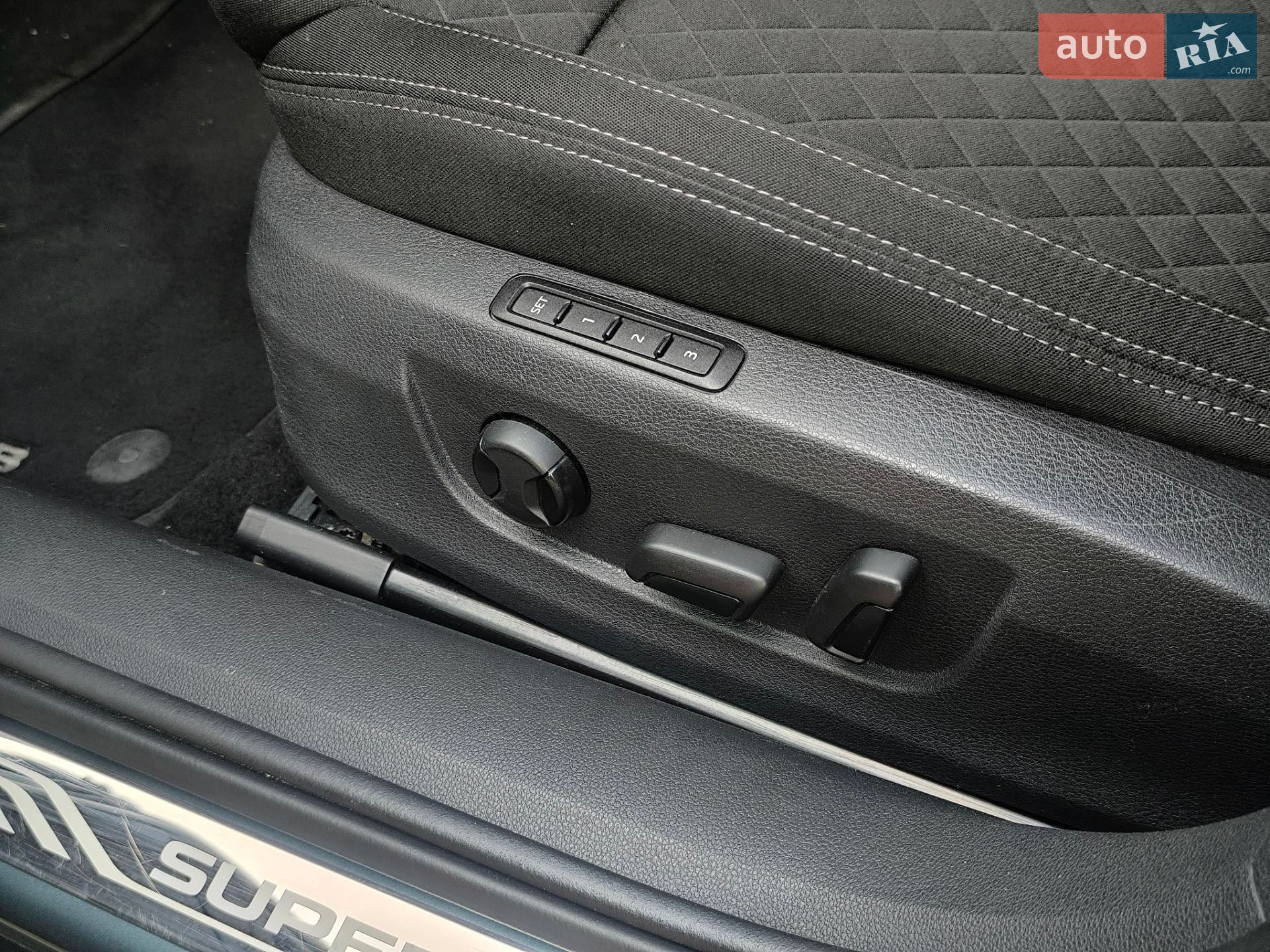 Skoda Superb 2018 VIN TMBLJ7NP5K7040030 фото оголошення 32 з 58