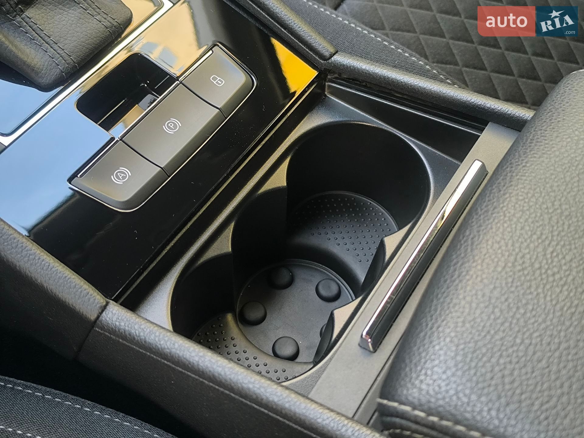 Skoda Superb 2018 VIN TMBLJ7NP5K7040030 фото оголошення 36 з 58