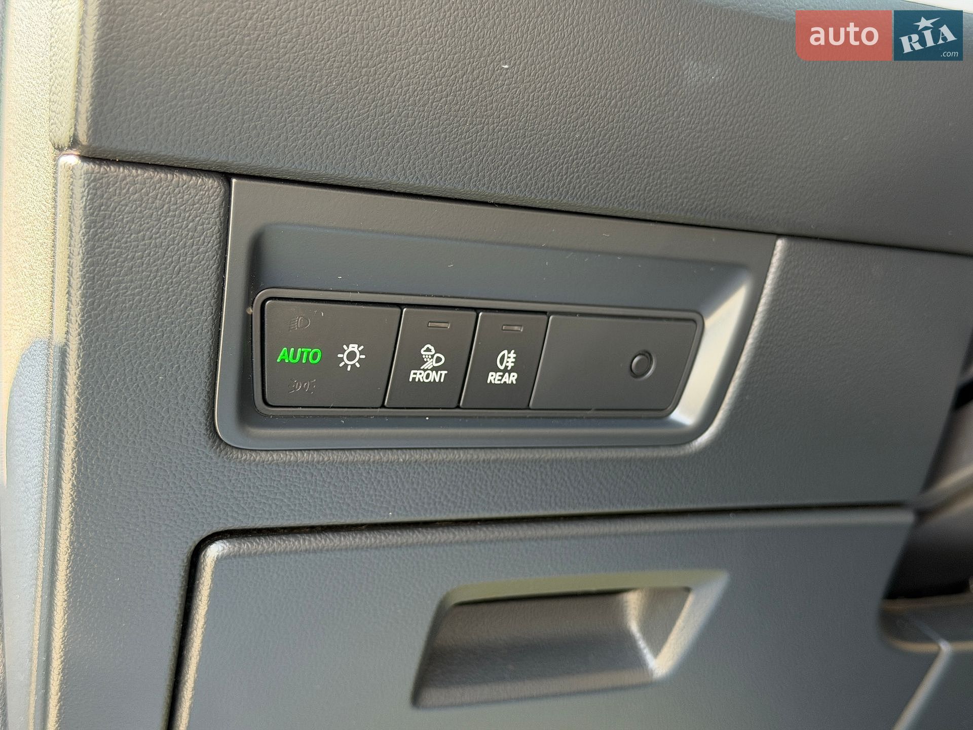 Volkswagen Touareg 2020 VIN WVGZZZCRZLD037990 фото оголошення 25 з 33