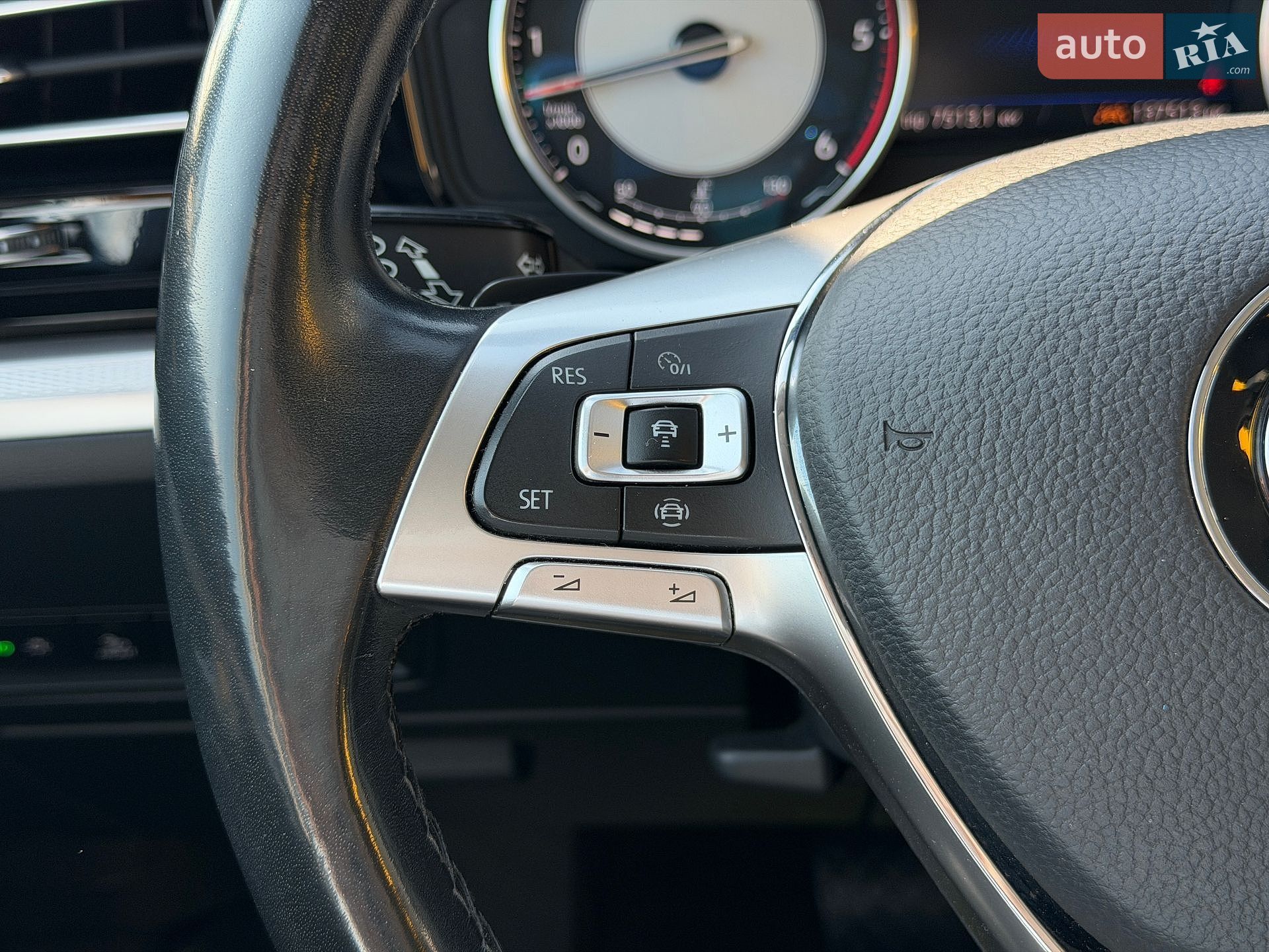 Volkswagen Touareg 2020 VIN WVGZZZCRZLD037990 фото оголошення 12 з 33