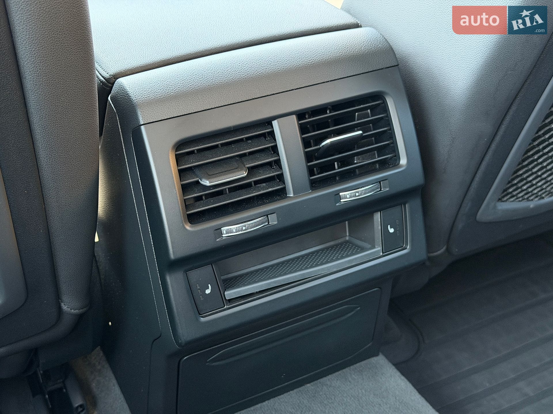 Volkswagen Touareg 2020 VIN WVGZZZCRZLD037990 фото оголошення 27 з 33