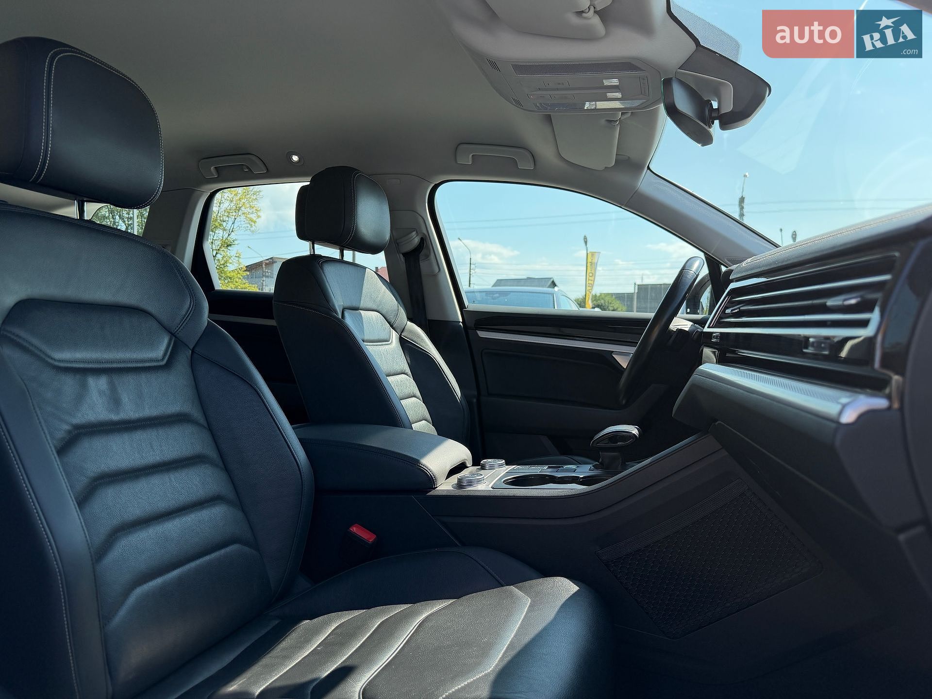 Volkswagen Touareg 2020 VIN WVGZZZCRZLD037990 фото оголошення 28 з 33