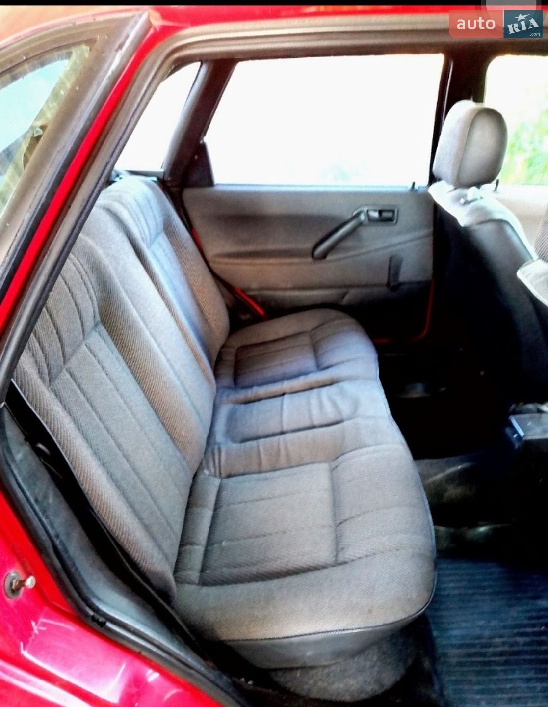 Volkswagen Passat 1990 VIN WVWZZZ31ZLB051067 фото оголошення 13 з 26