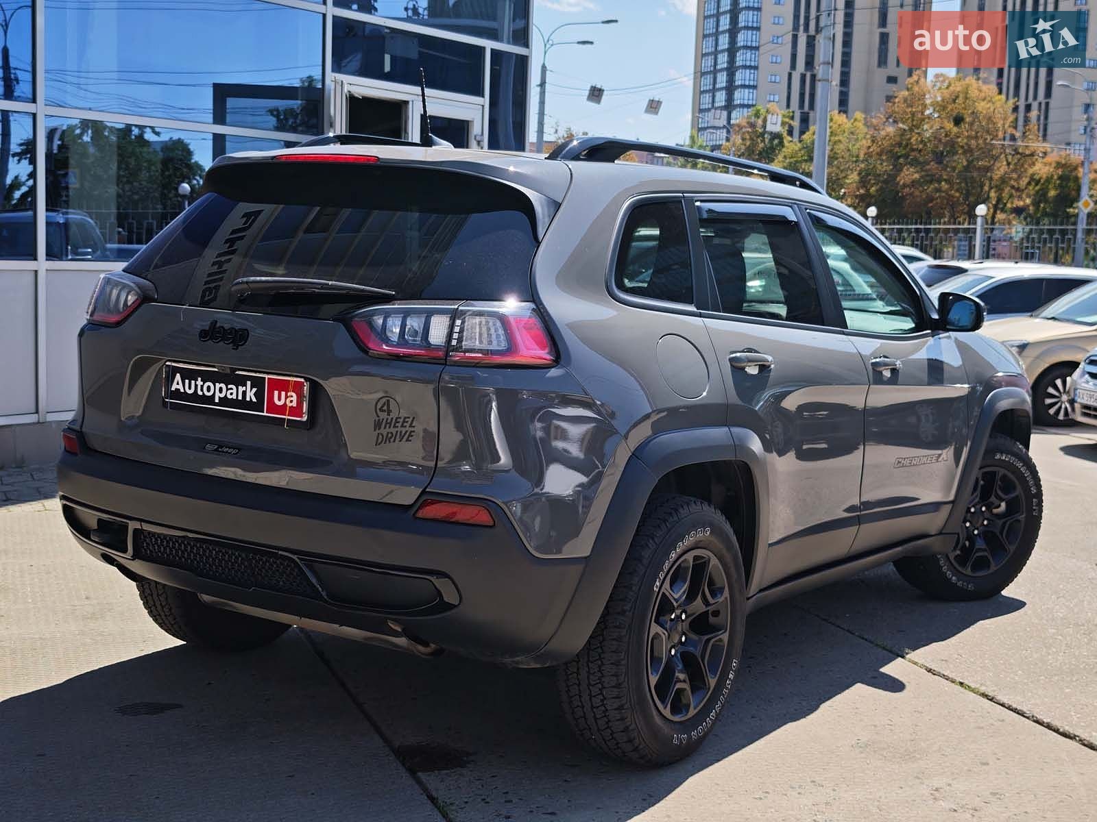 Jeep Cherokee 2022 VIN 1C4PJMCX2ND555852 фото оголошення 12 з 35