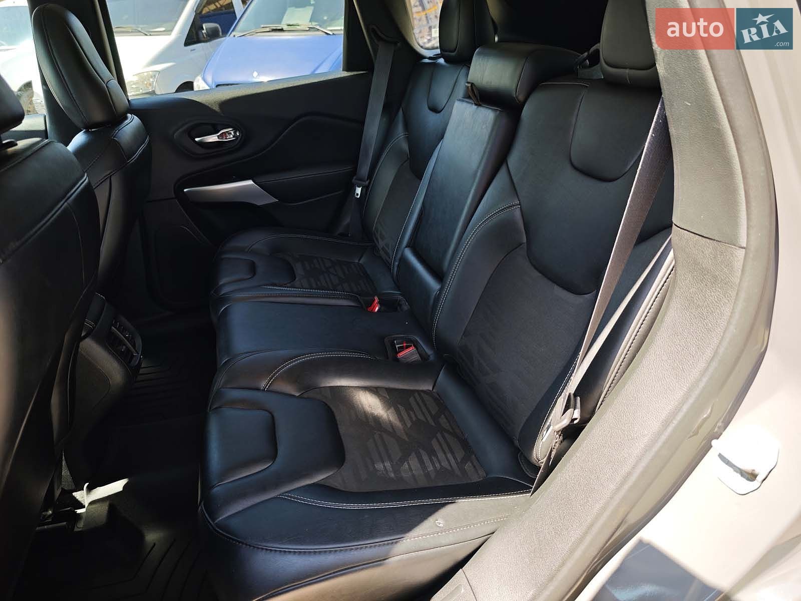 Jeep Cherokee 2022 VIN 1C4PJMCX2ND555852 фото оголошення 18 з 35