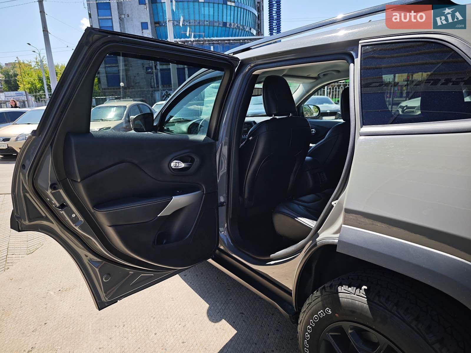 Jeep Cherokee 2022 VIN 1C4PJMCX2ND555852 фото оголошення 19 з 35