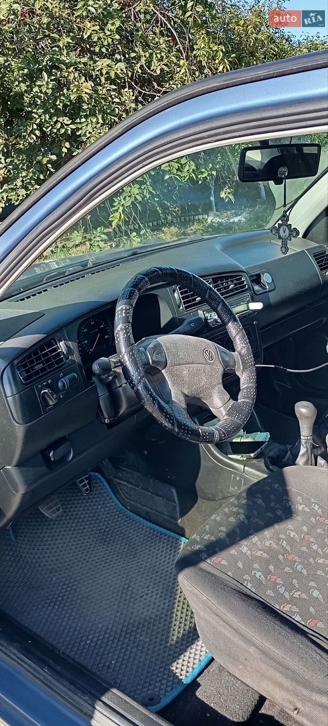 Volkswagen Golf 1994 VIN WVWZZZ1HZRW464971 фото оголошення 4 з 7
