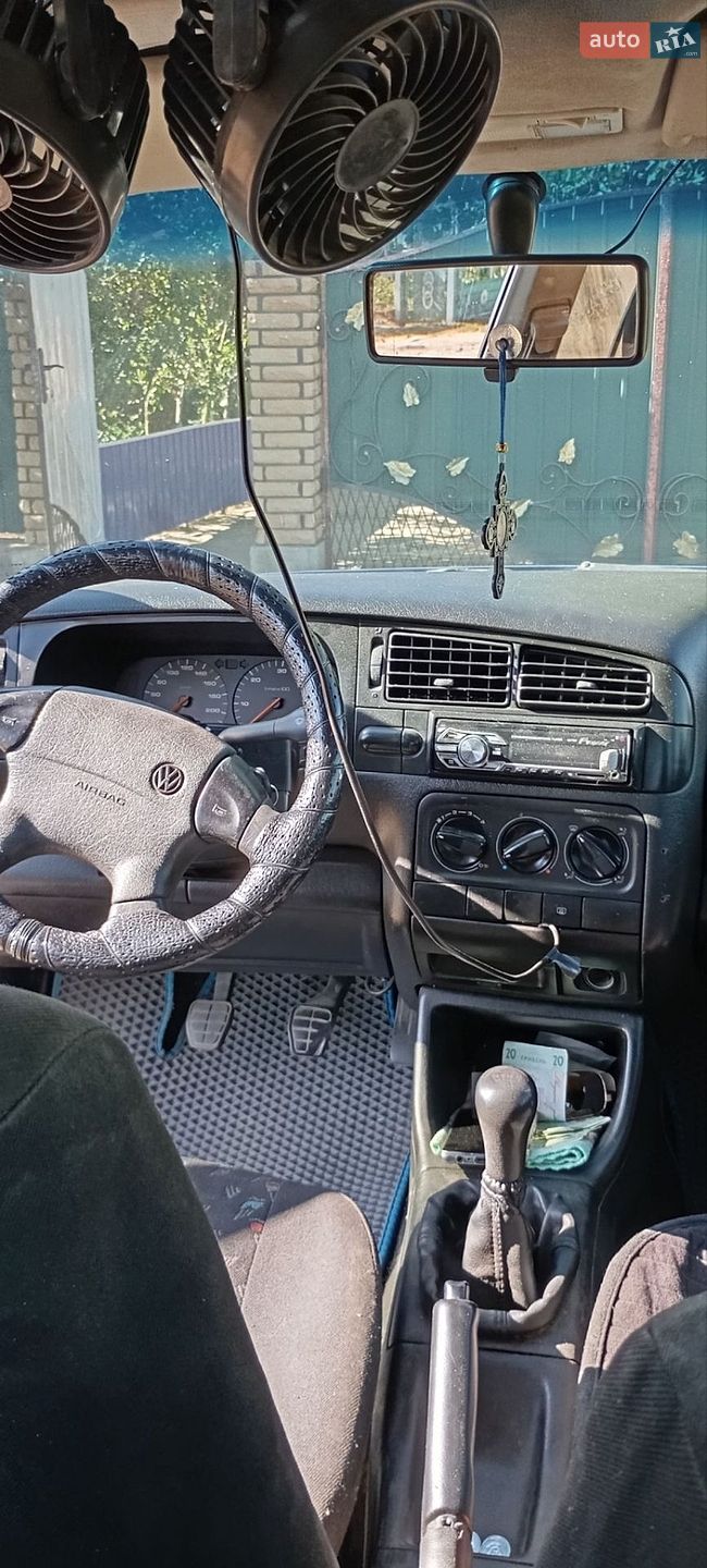 Volkswagen Golf 1994 VIN WVWZZZ1HZRW464971 фото оголошення 5 з 7