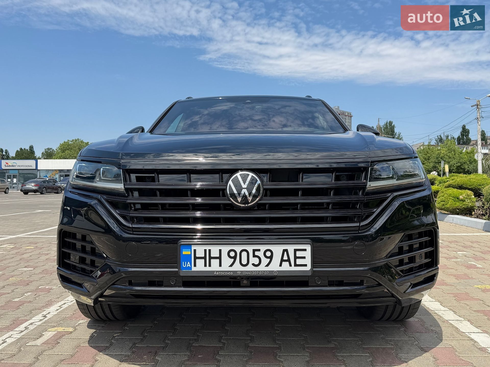 Volkswagen Touareg 2024 VIN WVGZZZCR3SD002702 фото оголошення 2 з 31