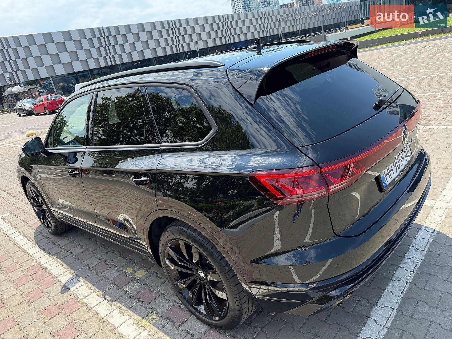 Volkswagen Touareg 2024 VIN WVGZZZCR3SD002702 фото оголошення 30 з 31