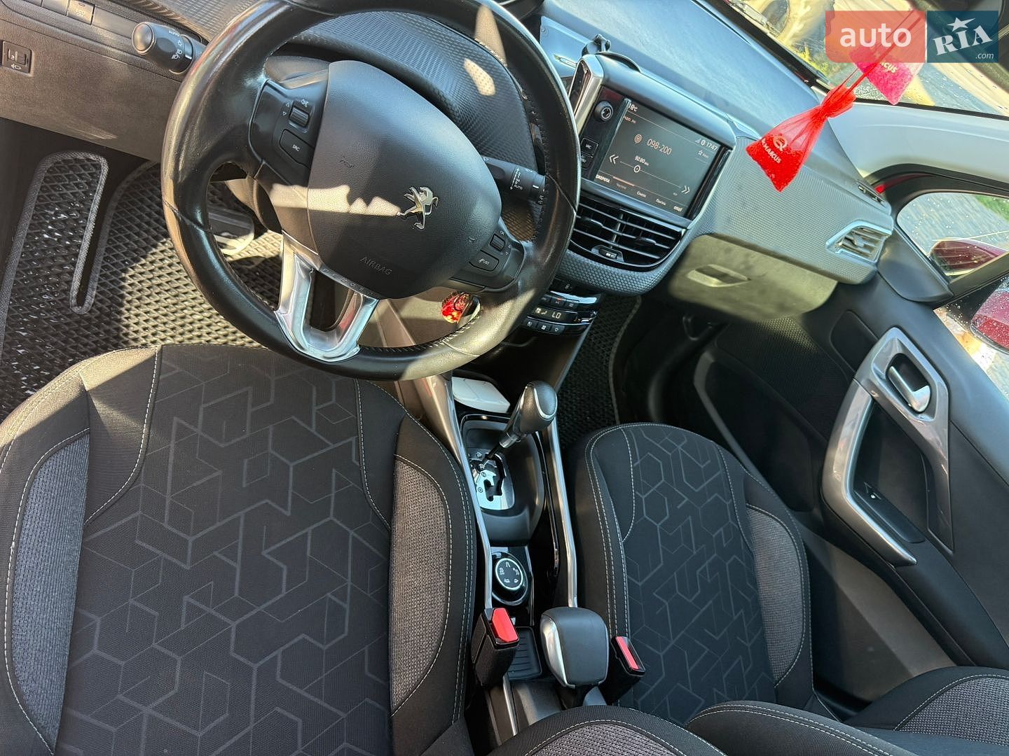 Peugeot 2008 2017 VIN VF3CUHNVTHY144981 фото оголошення 7 з 13