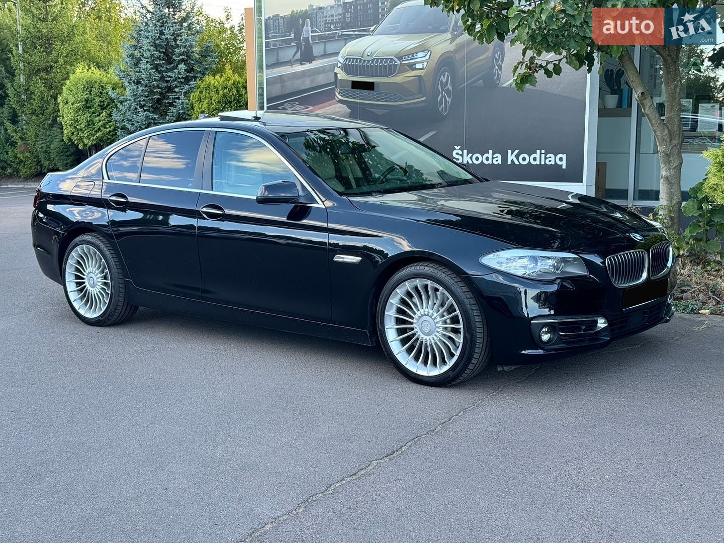 BMW 5 Series 2011 VIN WBAXA510X0DW56364 фото оголошення 2 з 26