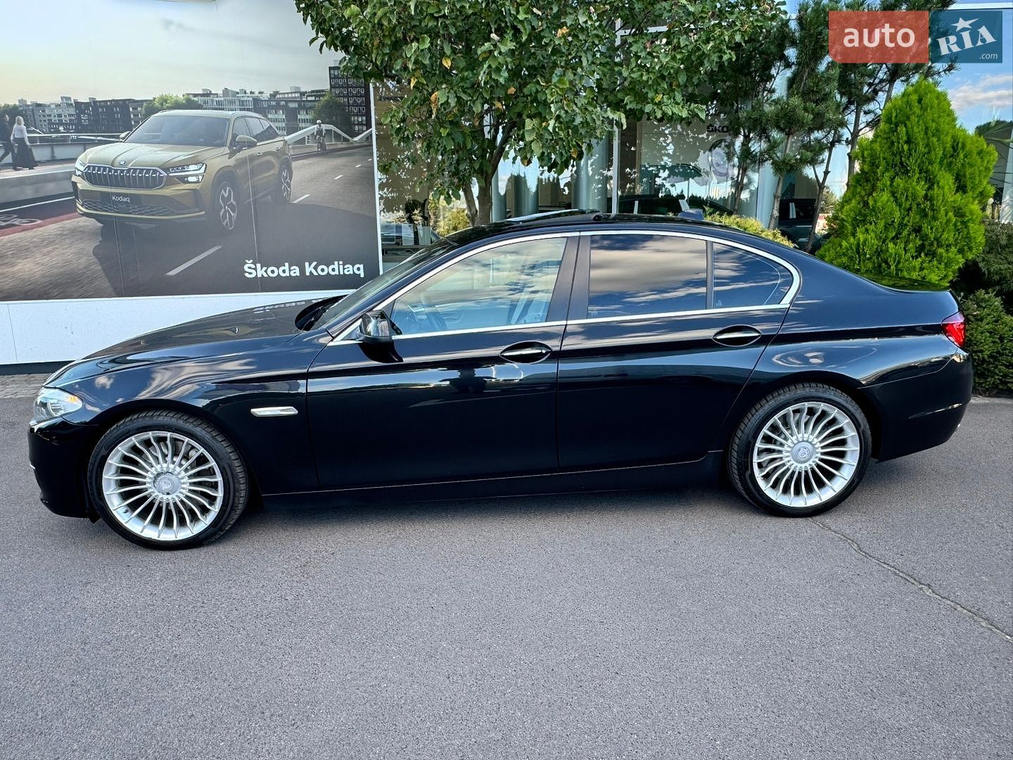 BMW 5 Series 2011 VIN WBAXA510X0DW56364 фото оголошення 13 з 26