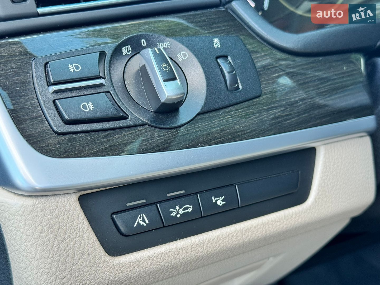 BMW 5 Series 2011 VIN WBAXA510X0DW56364 фото оголошення 22 з 26
